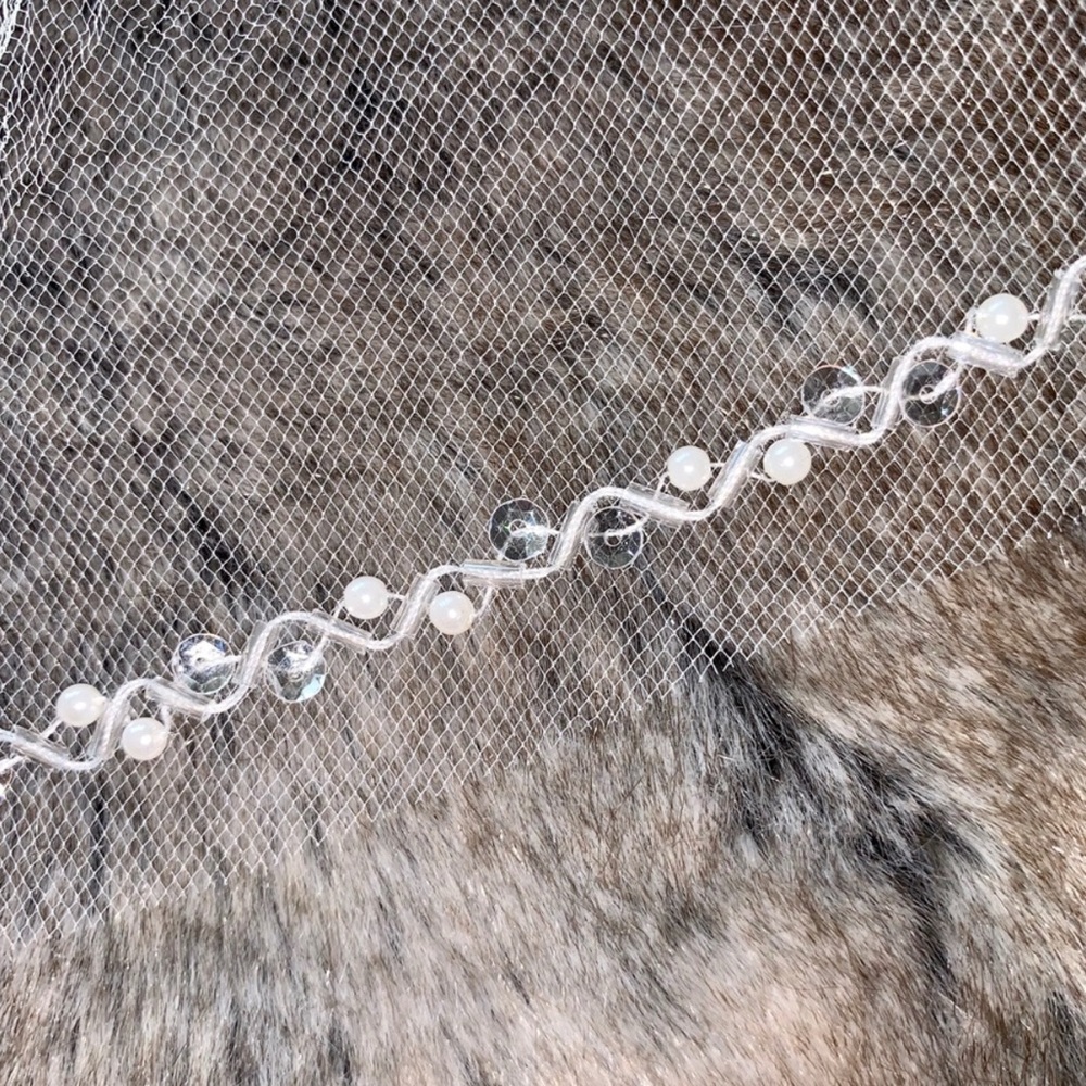 Ivory Bridal Veil Elbow Length - Picture 4 of 5